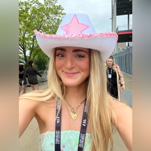 Meet your Posher, Mary harriet - Picture 4 of 10